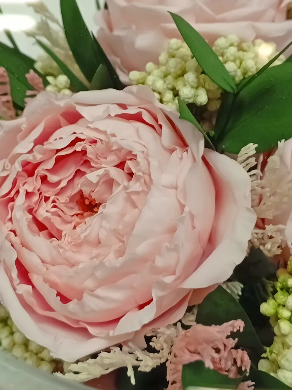 натуральные пионы в стекле, вакуум