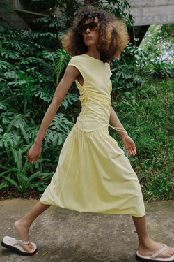 ZARA ПЛАТЬЕ АСИММЕТРИЧНОГО КРОЯ СО СБОРКАМИ, ЖЕЛТЫЙ