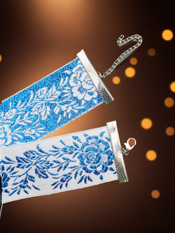 Чокер изысканный белый с синим 4 см