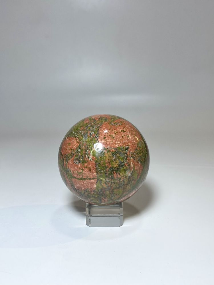 Шар из океанической яшмы