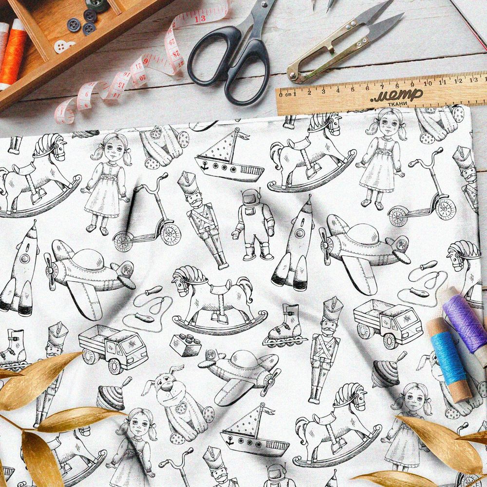 Ткань шифон эскизы детских игрушек на бежевом фоне