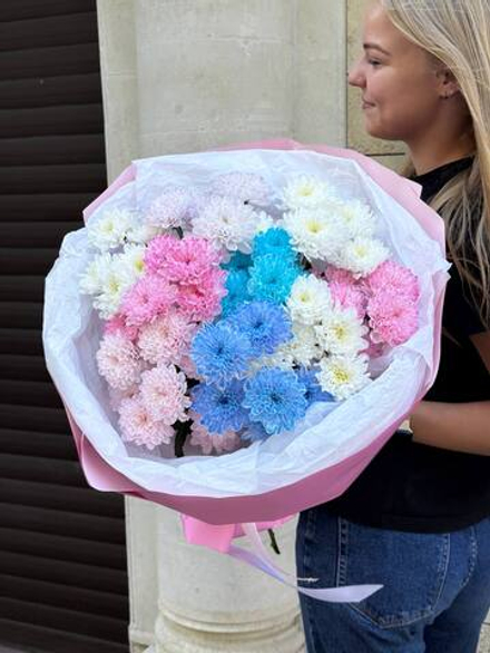 Букет разноцветных хризантем