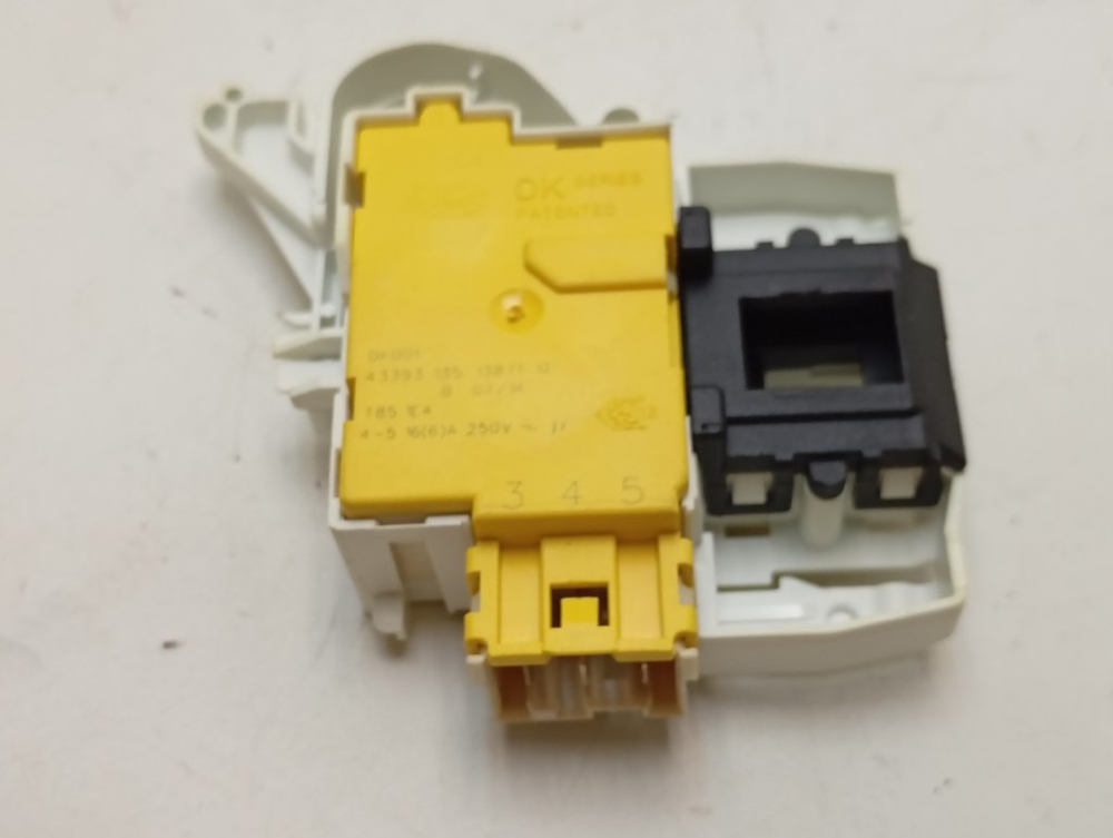 WMUF5050 кт42 Устройство блокировки люка стиральной машины Hotpoint-Ariston INT016ID б/у