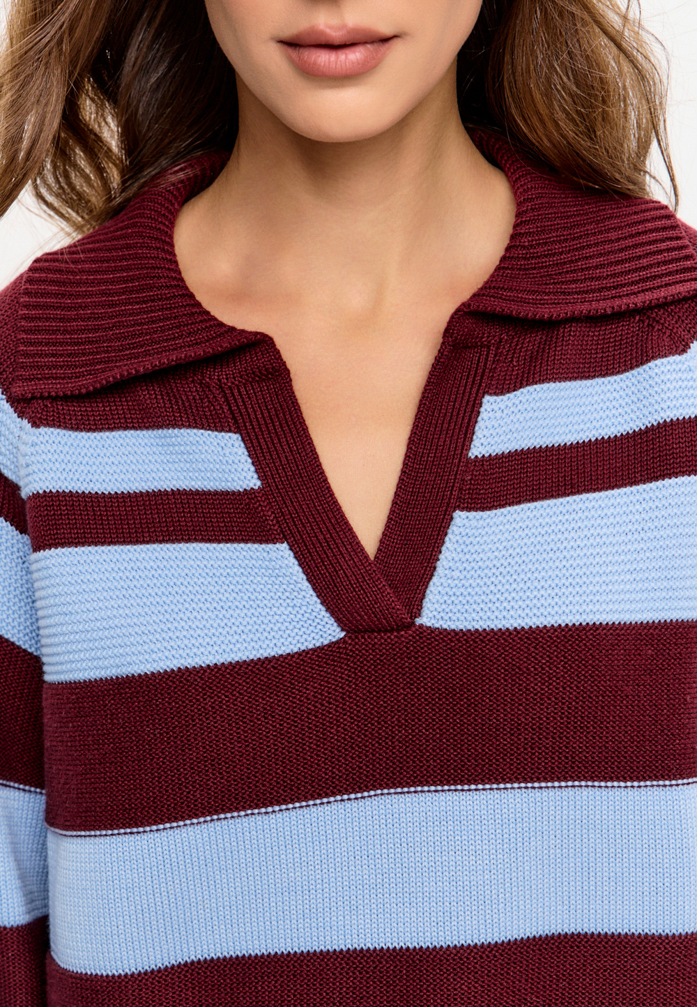 Свитер поло с V-образным вырезом