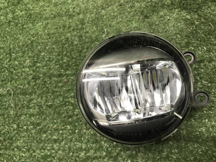 ПТФ левая Toyota Camry XV50 XV70 (2017-2021) LED