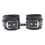 Чёрные наручники из кожи с пряжками