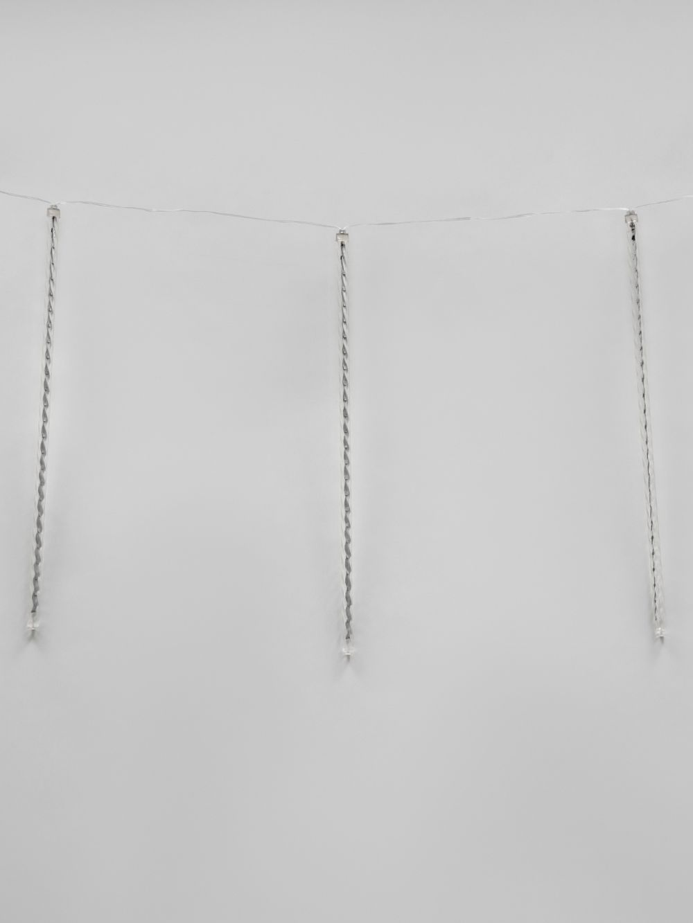 ULD-E1505-336-DTK BLUE IP44 TWISTED METEOR Занавес светодиодный фигурный Звездный дождь. соединяемый. 6 подвесов. 336 светодиодов. Размер 1.5х0.5м. Цвет свечения синий. IP44. Провод прозрачный. Упаковка картон.