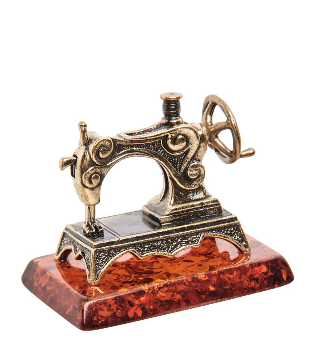 Народные промыслы AM-1786 Фигурка «Швейная машинка» (латунь, янтарь)