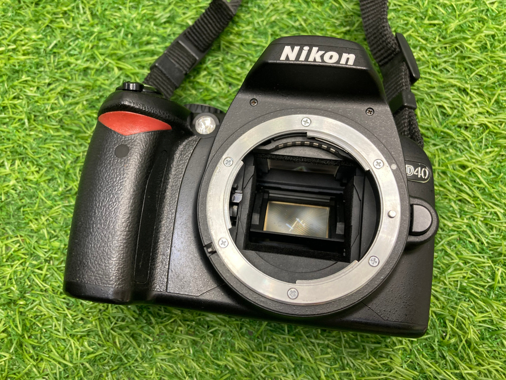 Nikon D40 kit 18-55mm 3.5-5.6G II ED 20.500 кадров