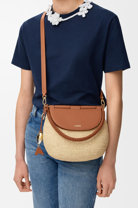 Loewe Средняя сумка Pescador из рафии и телячьей кожи, натуральный/коричневый