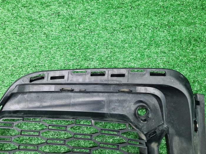 Решетка перед. бампера BMW 7er G11 (19-22) M-paket