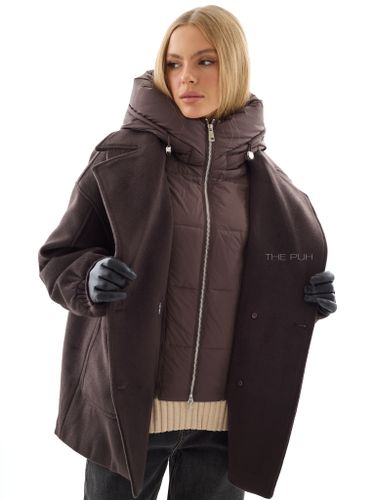 Винное двубортное пальто с манишкой