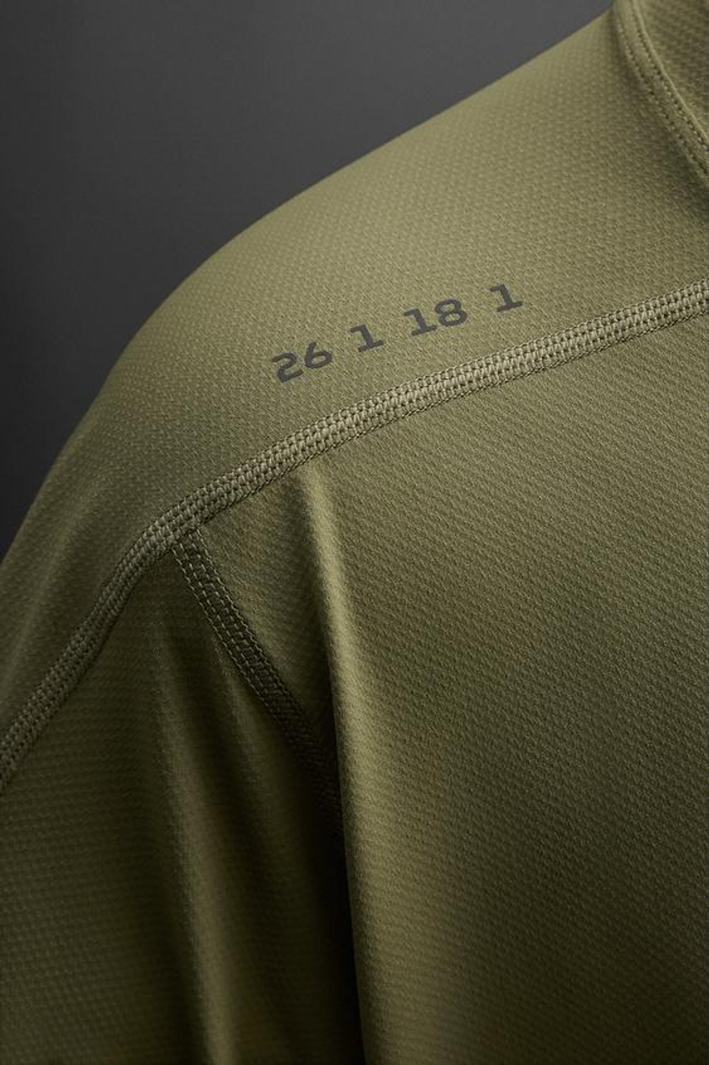 ZARA БАЗОВАЯ СПОРТИВНАЯ ФУТБОЛКА, ОЛИВКОВЫЙ