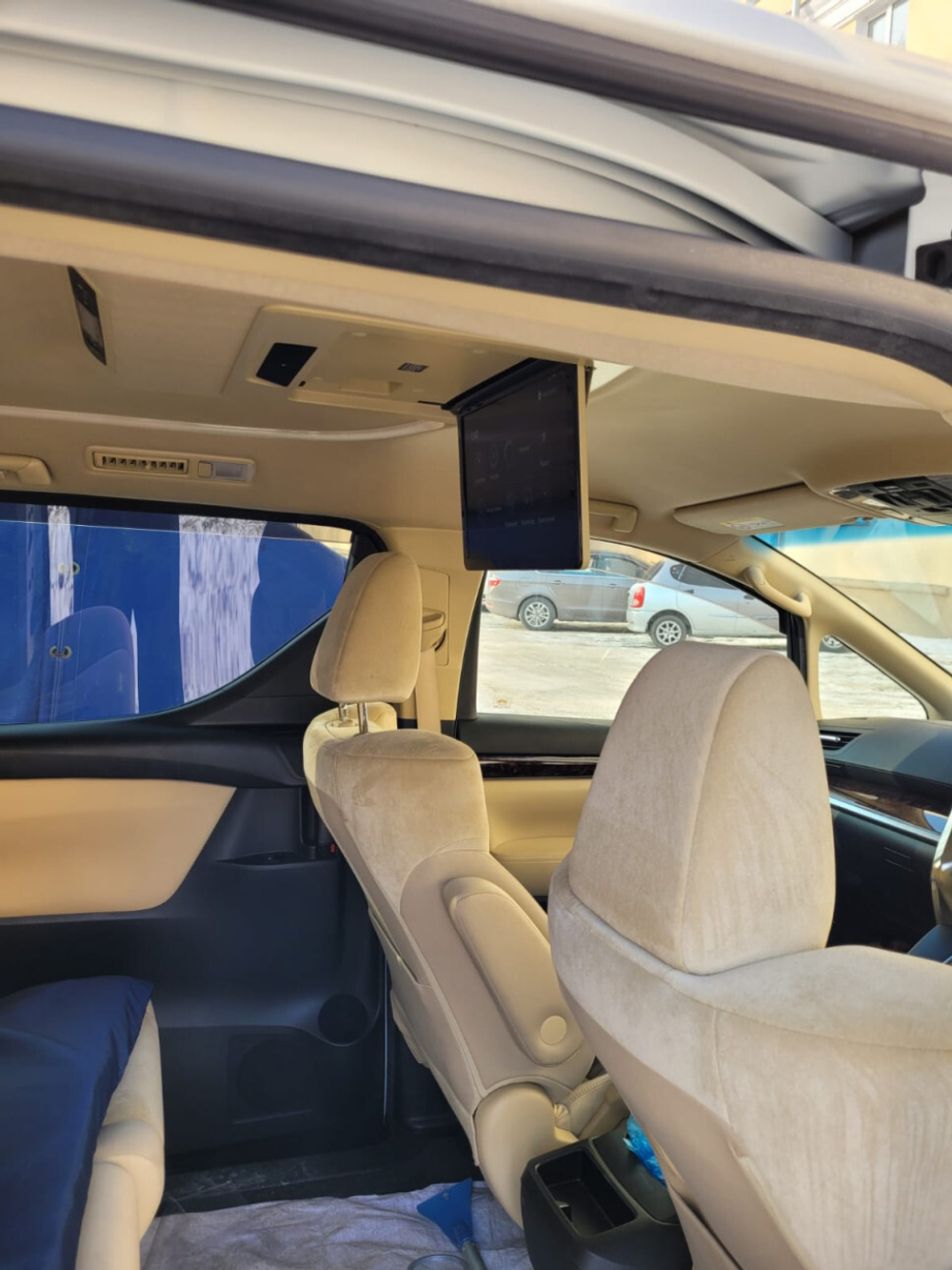 Монитор потолочный для Toyota Alphard - ERGO ER15AFL с экраном 15.6” (1920х1080 FullHD, Android, 3+32Gb) бежевый