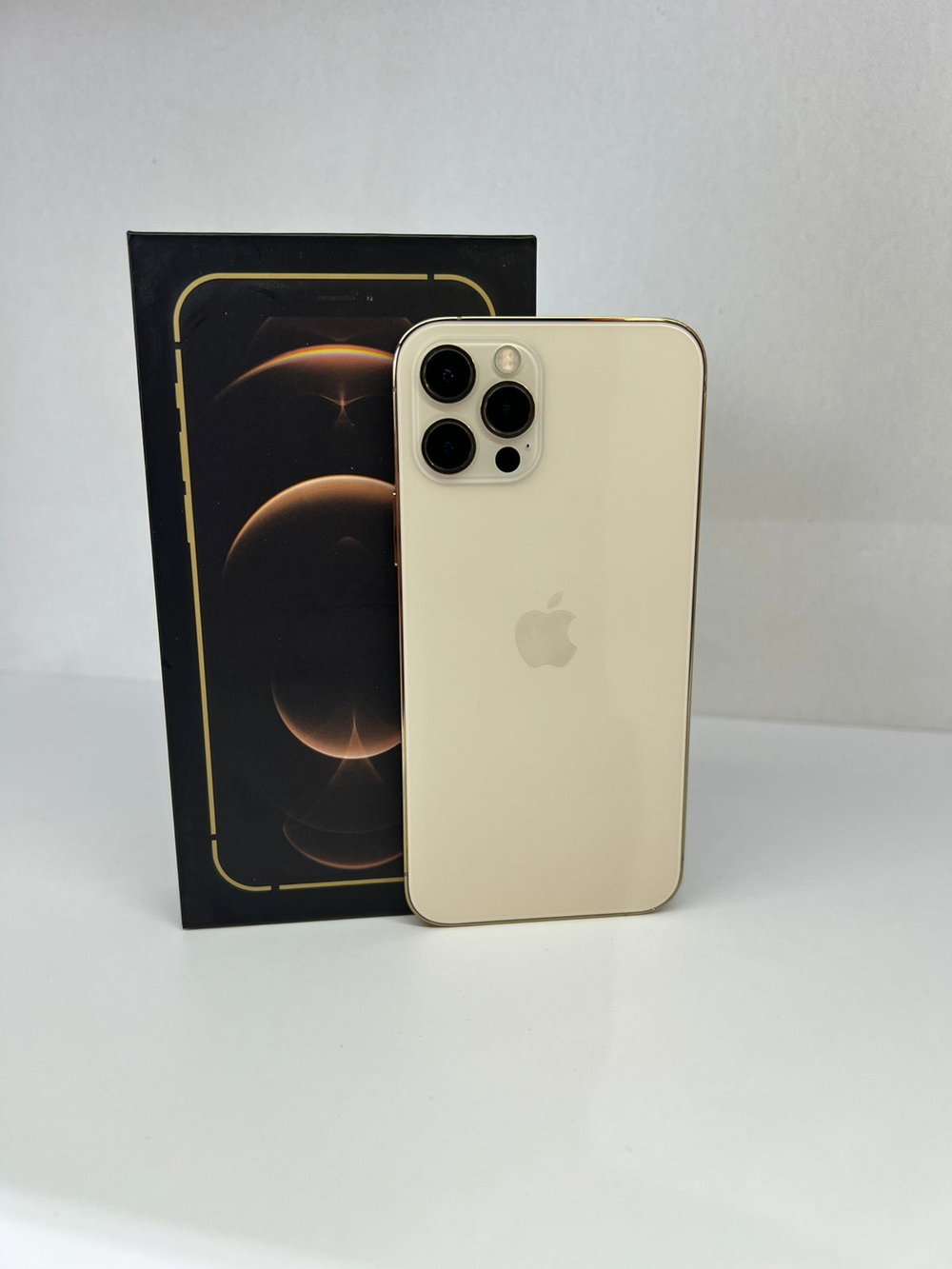 Apple iPhone 12 Pro 256Gb Б/У Золотой