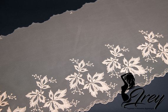 05-54 Вышивка на неэл. сетке 23 см, телесный (левая)