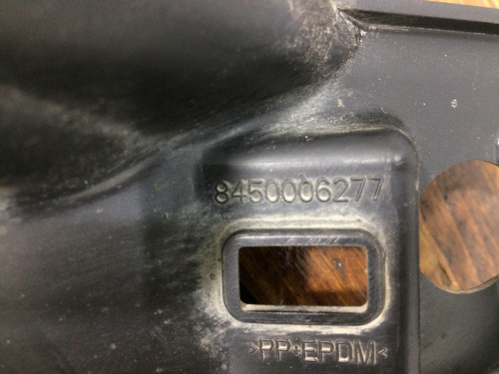 Кронштейн ПТФ передней левой Lada Vesta 15-нв Б/У Оригинал 8450006277