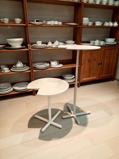 Столик приставной Corner