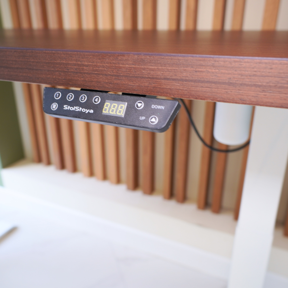 Регулируемый компьютерный стол Motor UP с регулировкой по высоте — столешница МДФ венге