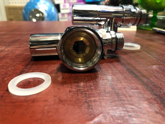 Кран для полотенцесушителя угловой 1х1/2" г/ш круглый Tim, 2 шт