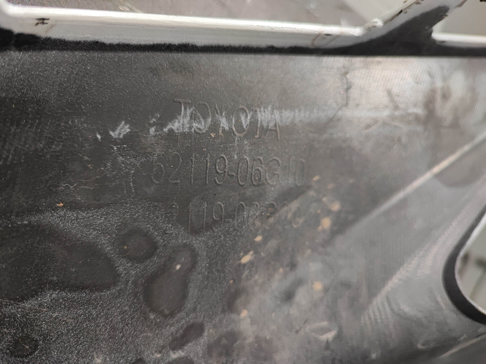 Бампер передний Toyota Camry (XV70) 20-нв Б/У Оригинал 521190X962