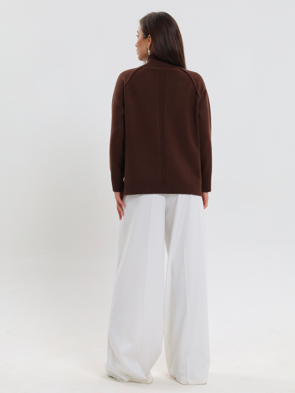 Вязаный свитер с асимметрией