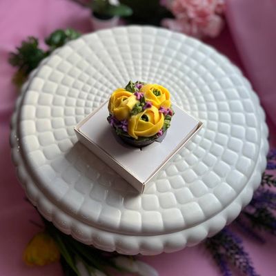 Шоколадный горшочек "Кремовый цветник"