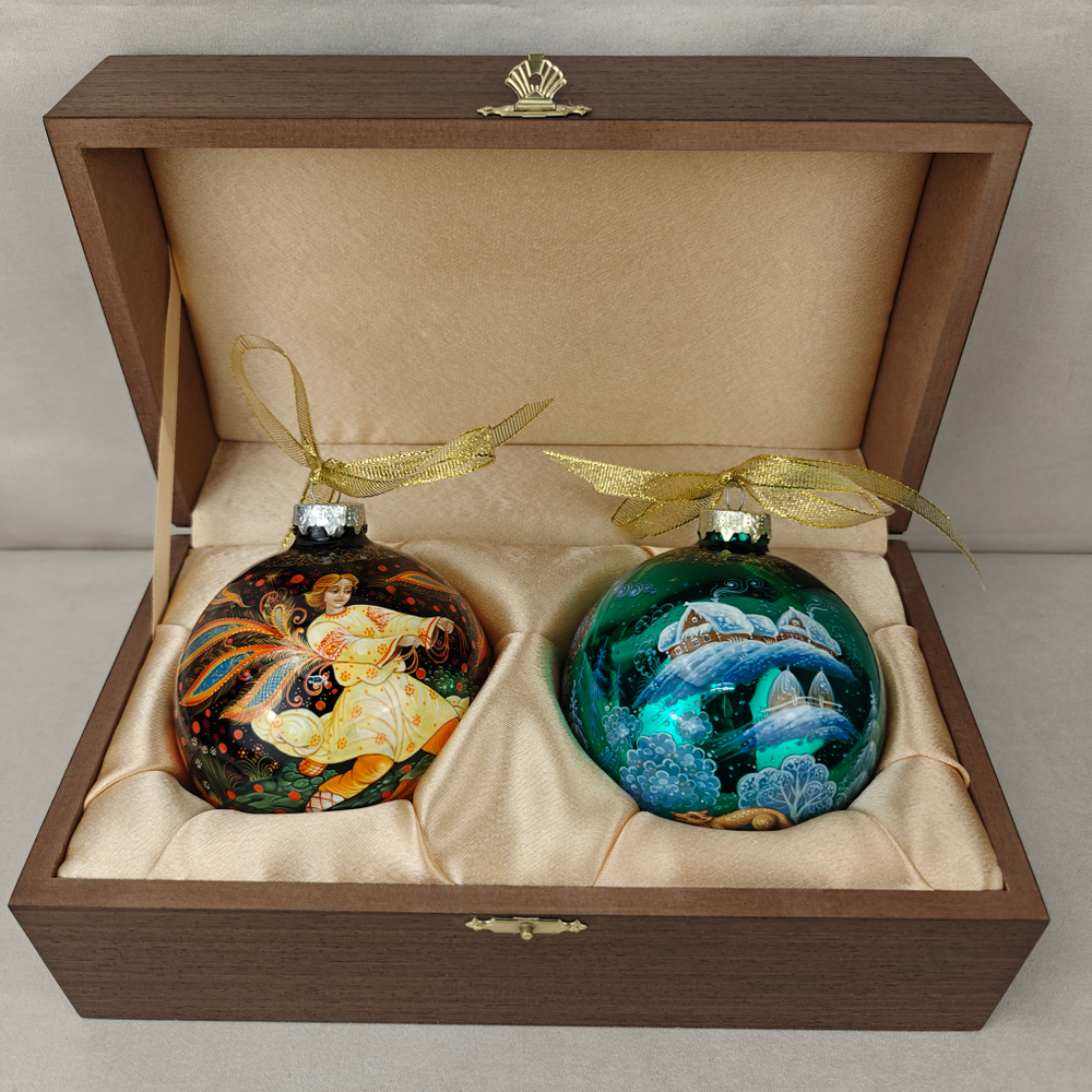 Набор новогодних шаров с ручной росписью "Серебряное копытце" и "Конек-горбунок"