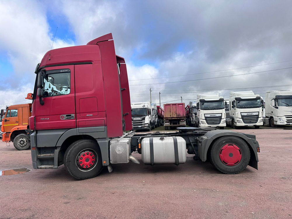 Mercedes-Benz ACTROS 4x2 Седельный тягач 1844 LS (Дизельный, 11,9 л, 435 л.с., АТ)