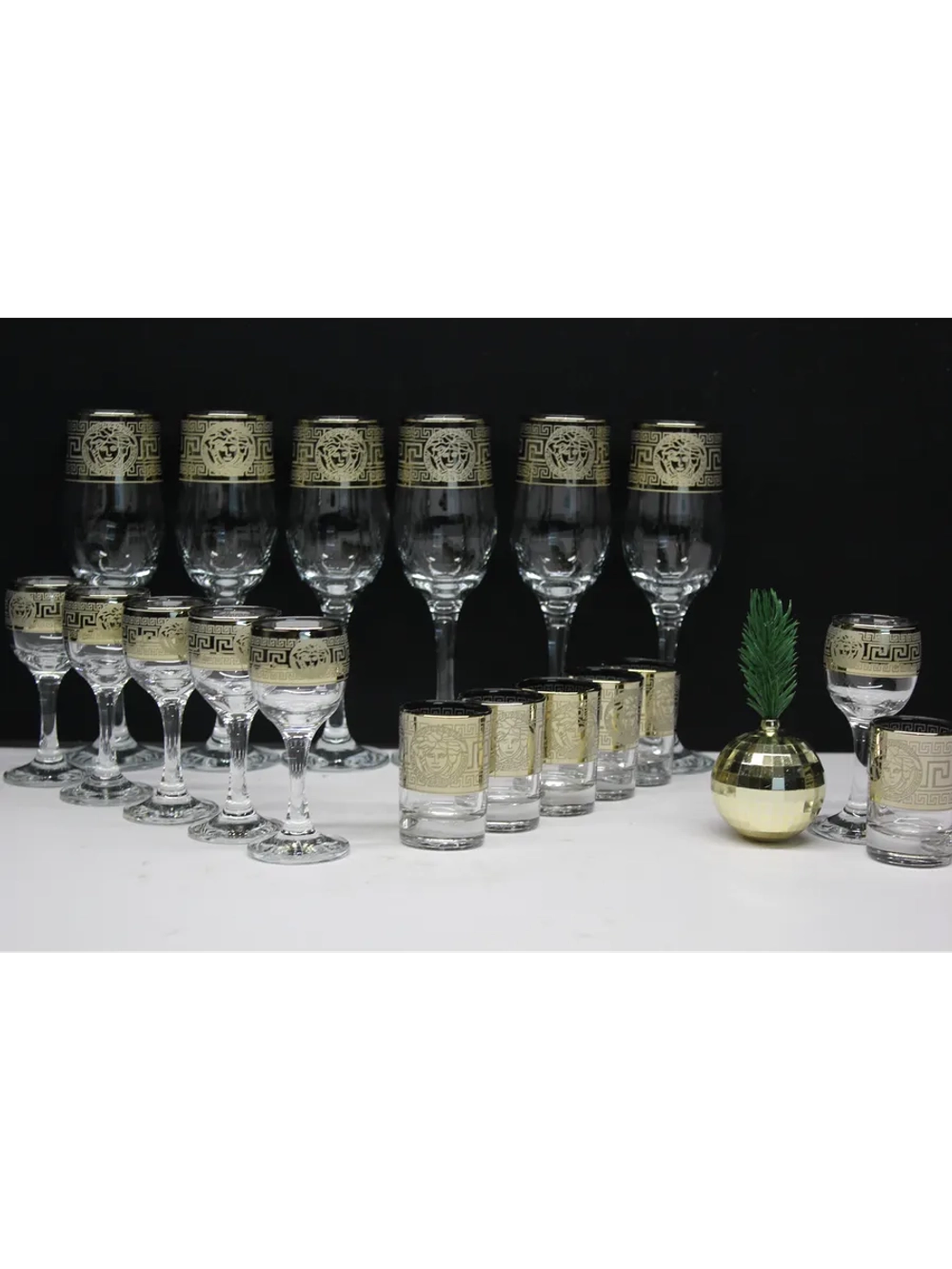 Подарочный набор 18 предметов с бокалом