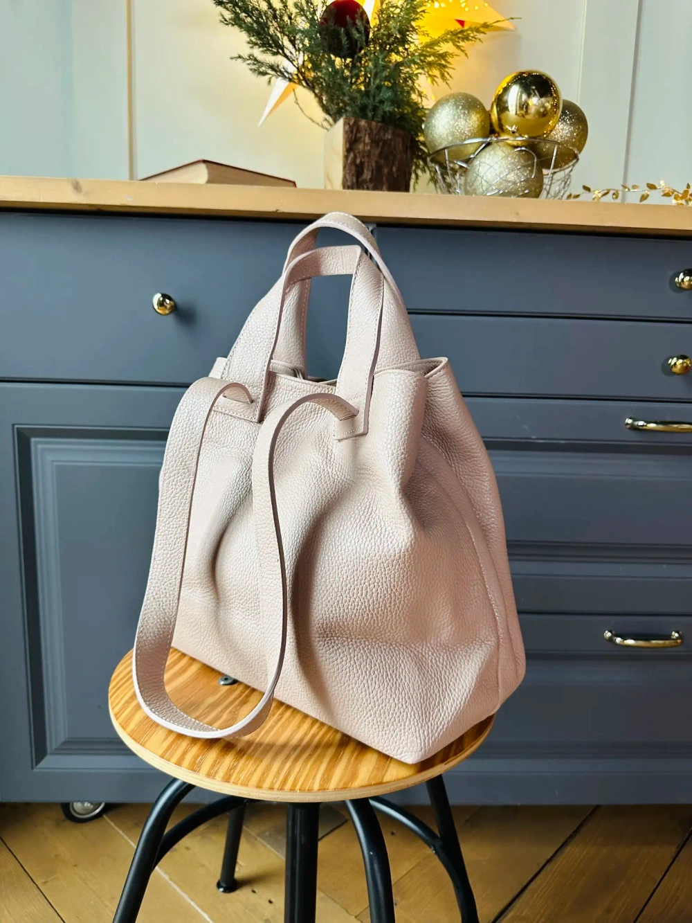 Женская сумка-шоппер из натуральной кожи пудрового цвета