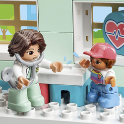 Конструктор LEGO DUPLO Town 10968 Поход к врачу