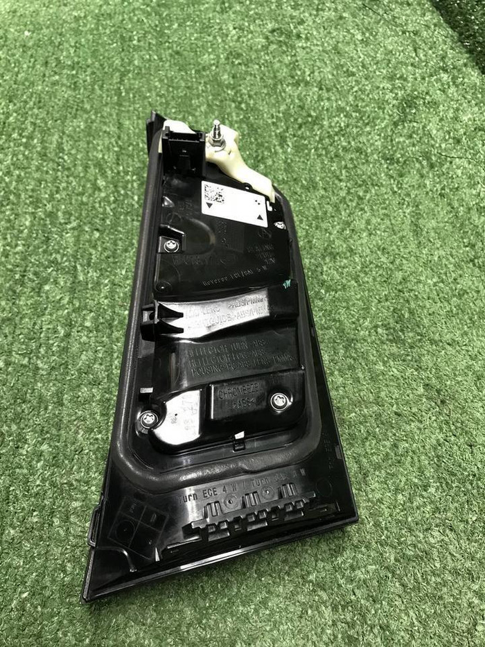 Фонарь правый внутренний BMW 3er G20 (2018-2022)