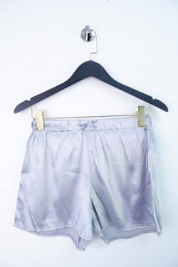 Пижама красивая, визуально на 42 размер, новая