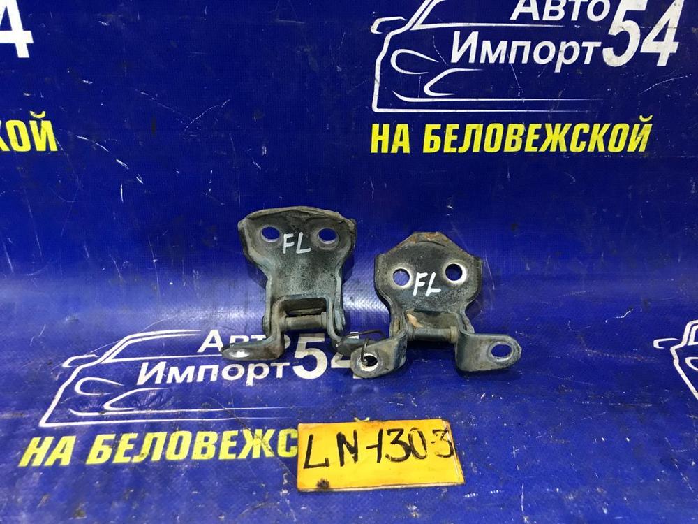 Петля двери передней левой TOYOTA HILUX SURF 1992