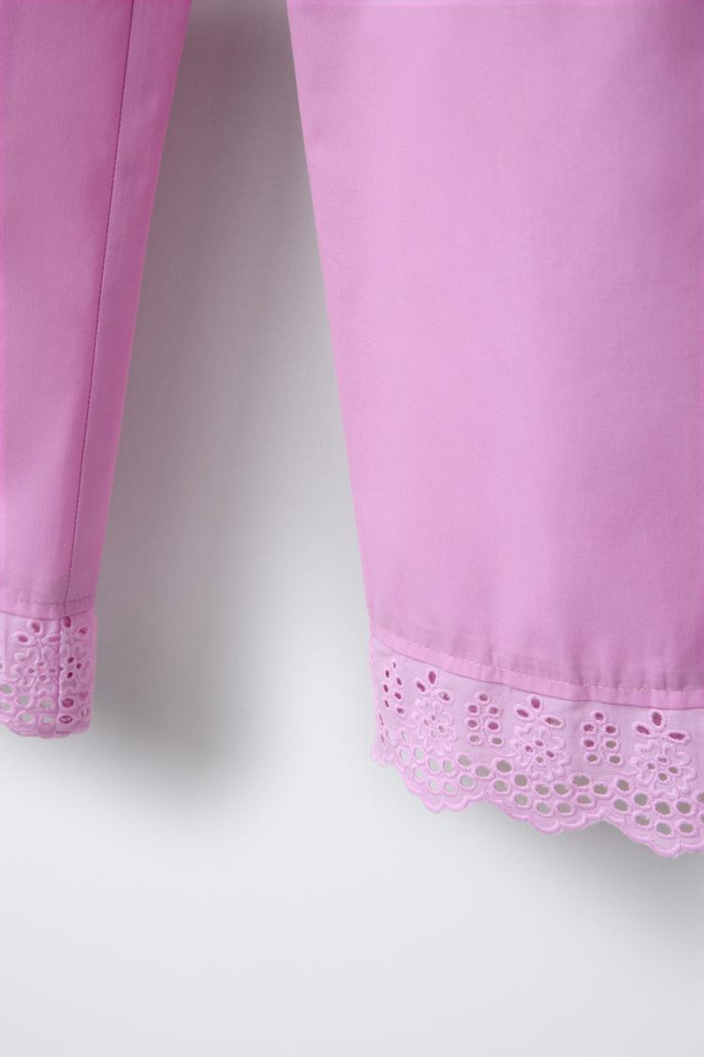 ZARA ПРЯМЫЕ БРЮКИ С КРУЖЕВОМ, РОЗОВЫЙ