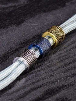 Бусины цветные «Соты» из нержавеющей стали с лазерной гравировкой