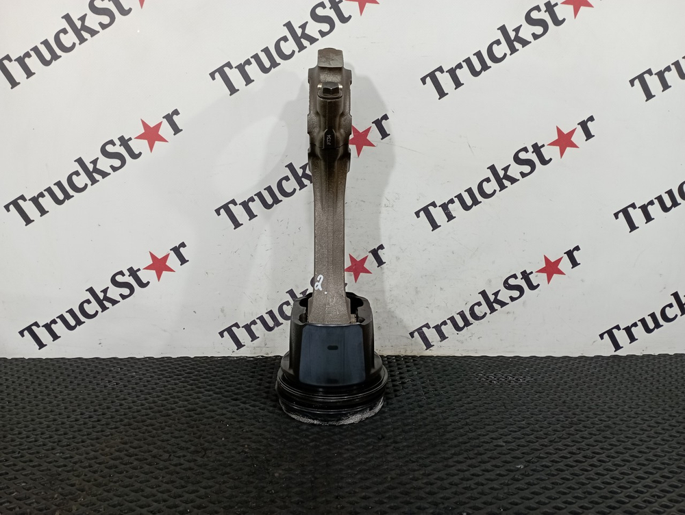 Поршень с шатуном