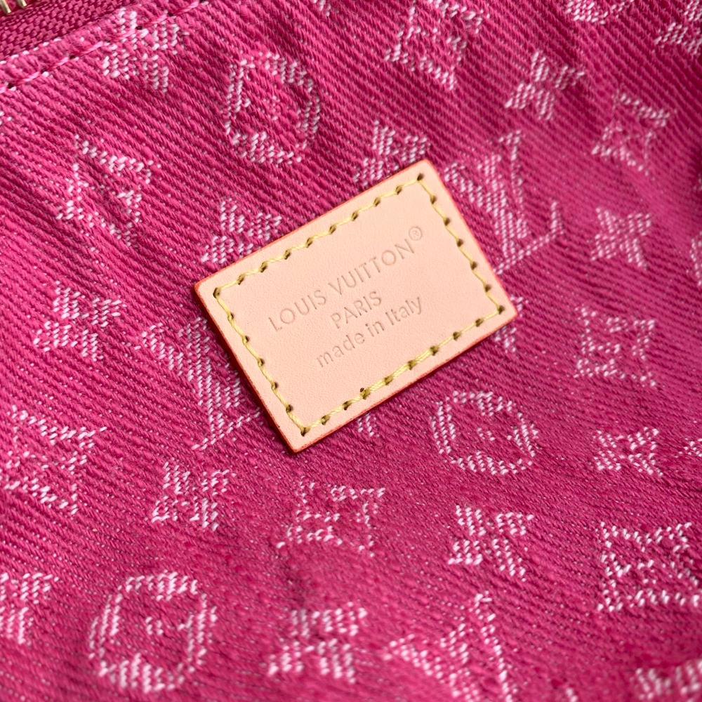Louis Vuitton Pochette Accessoire Cargo