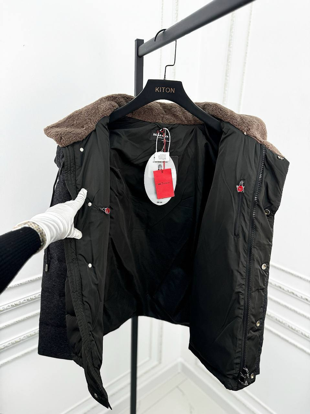 Пуховик Kiton