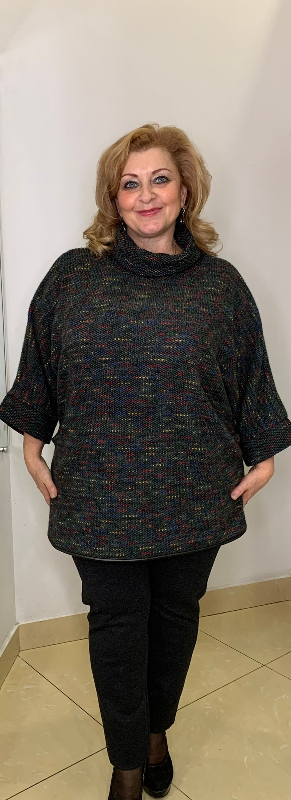 Итальянский джемпер с кармашками и хомутом