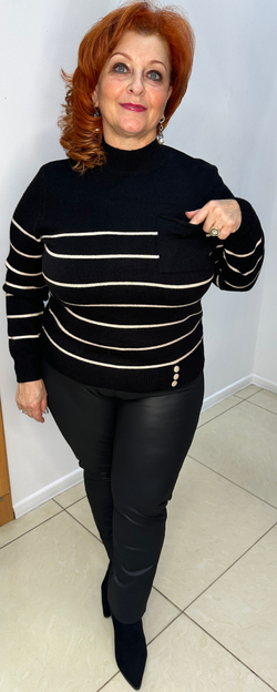 Джемпер черный с бежевой полоской