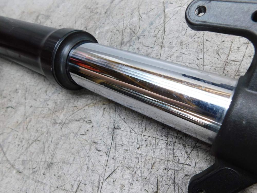 перо вилки правое Suzuki Boulevard M109R