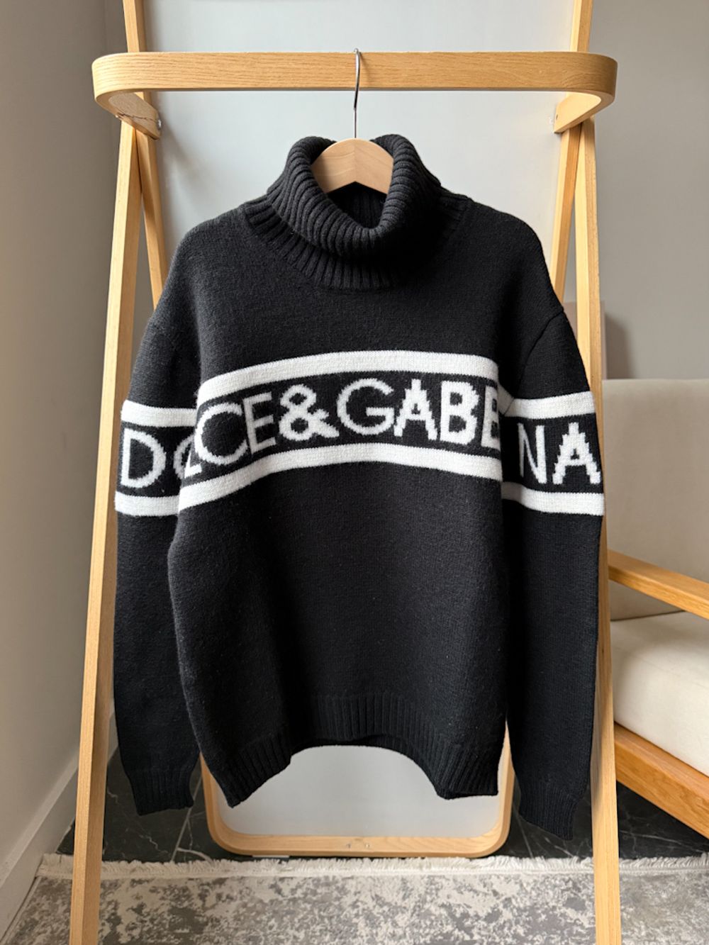 Шерстяной свитер Dolce & Gabbana, 146