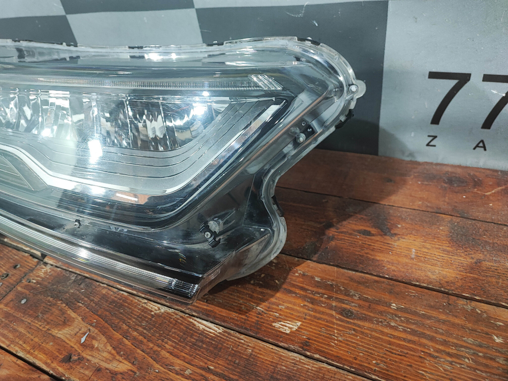 Фара правая LED Honda CR-V 5 Б/У Оригинал 33100TLAG11