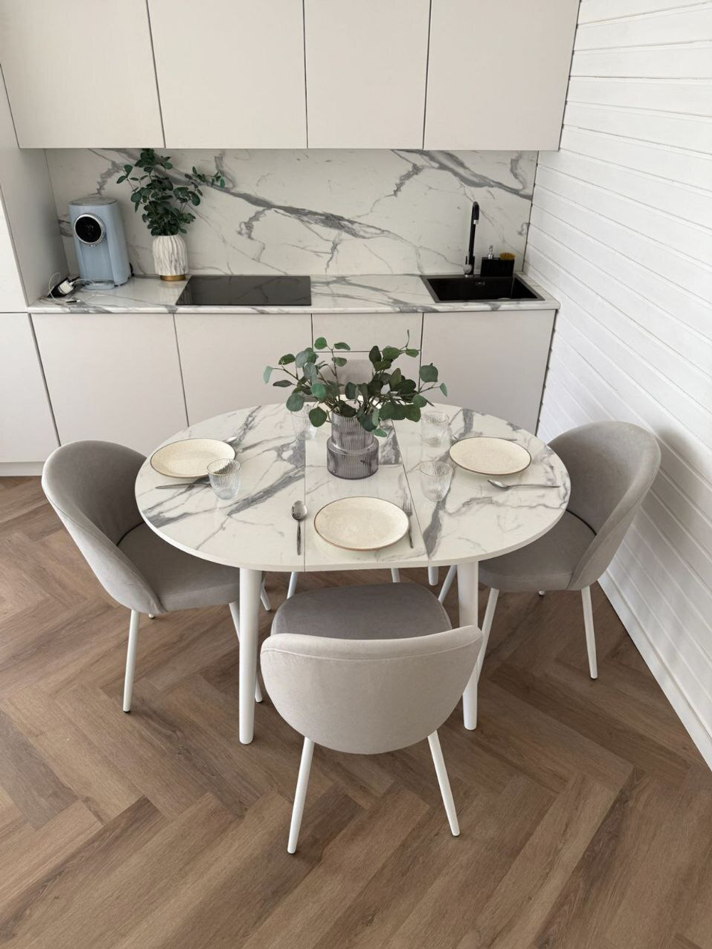 Круглый раздвижной стол "Белый мрамор" и 4 стула Элион