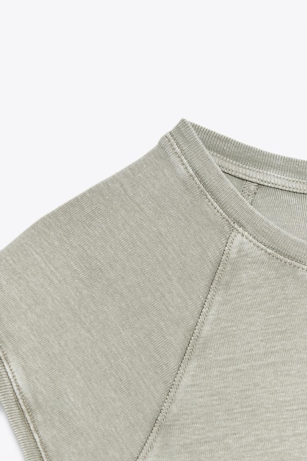 ZARA ФУТБОЛКА ИЗ ХЛОПКА С ЭФФЕКТОМ ПОТЕРТОСТИ, СВЕТЛО-СЕРЫЙ