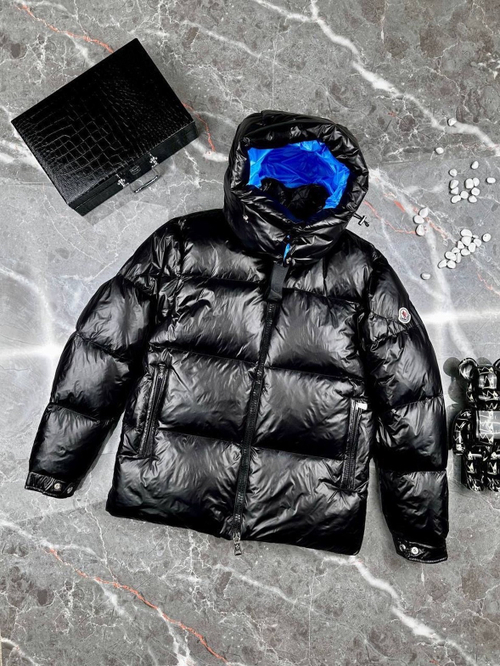 Пуховик Moncler