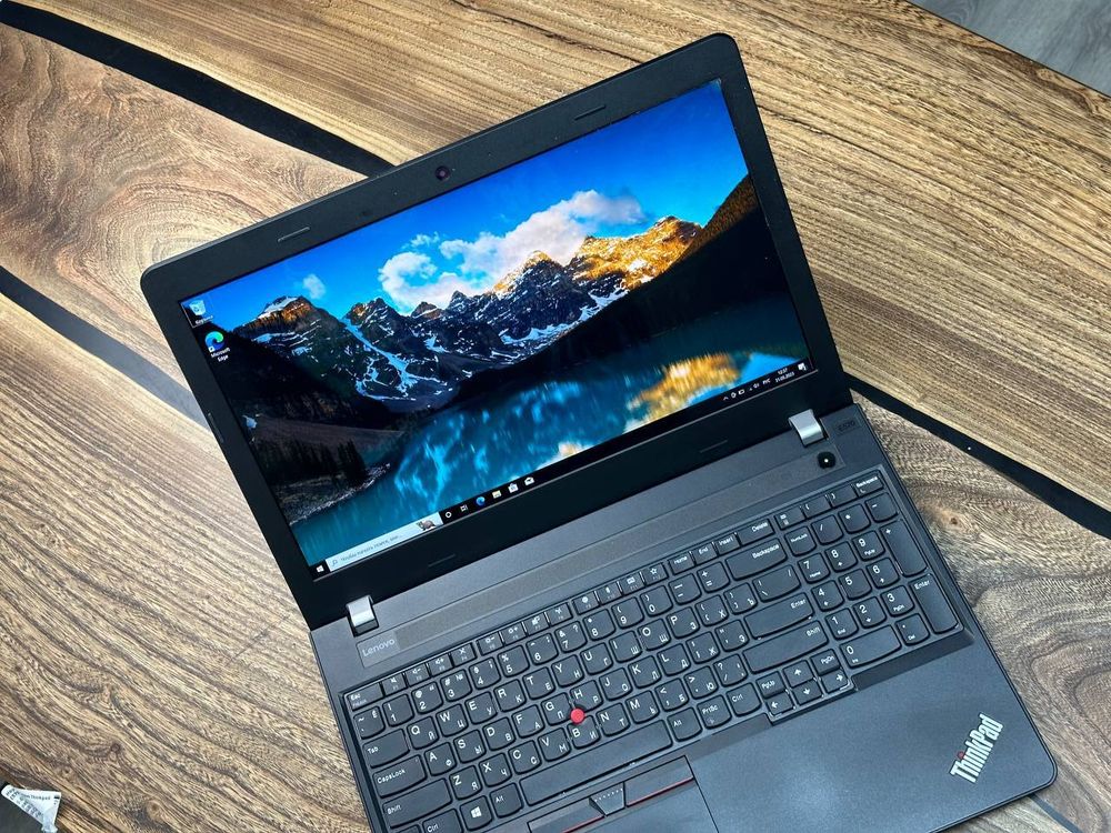 15.6" Ноутбук Lenovo Thinkpad E570 (1920x1080, Intel Core i5-7200U, RAM 8ГБ, SSD 256ГБ, NVIDIA GeForce 940MX, Win 10 Pro)