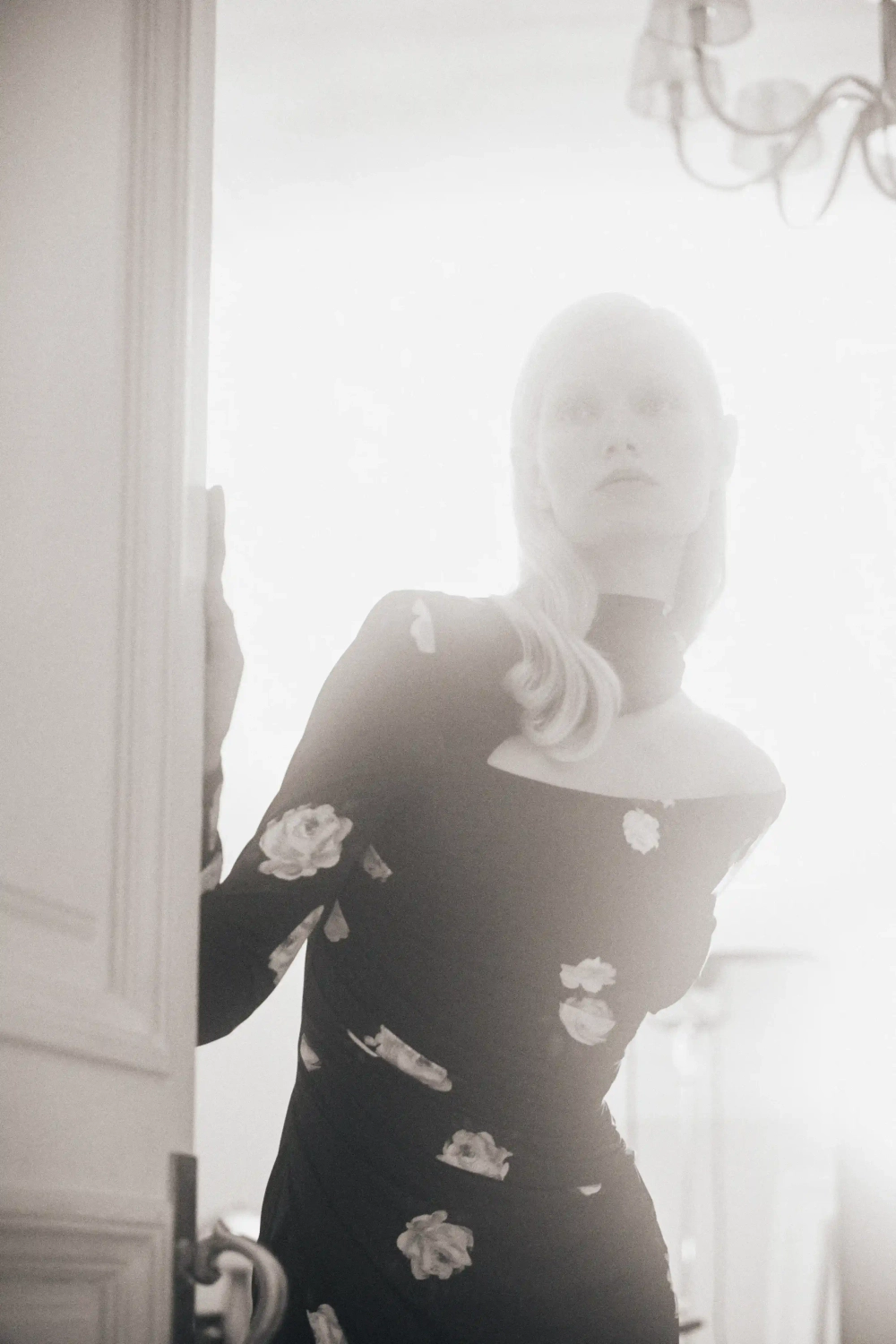 Jennifer midi, платье миди с длинным рукавом из черного бифлекса с цветочным принтом